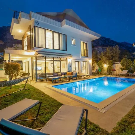 Villa Sacred Private W/pool, Garden, Jacuzzi. *