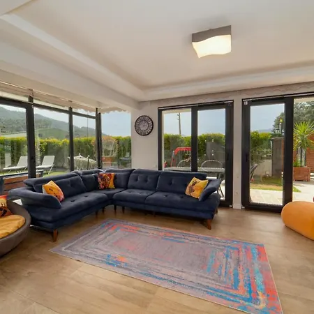 Sacred Private W/pool, Garden, Jacuzzi. Villa Göcek